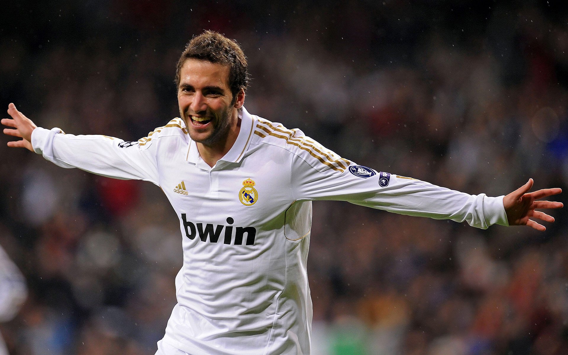 曼城客场大胜巴黎,晋级半决赛,曼城客场2-1巴黎